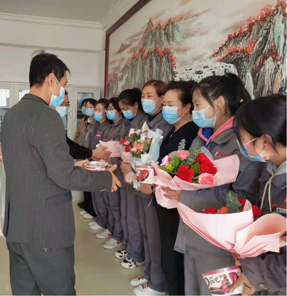 流光溢彩   情暖三八