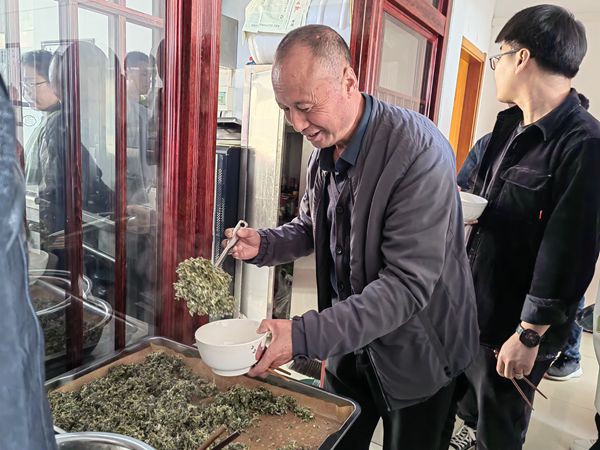 黨建引領(lǐng)促效率·春游踏青聚合力
