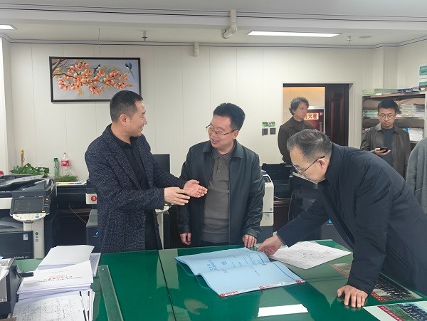 慶陽市總工會領(lǐng)導(dǎo)蒞臨信合與恒達(dá)公司參觀指導(dǎo)