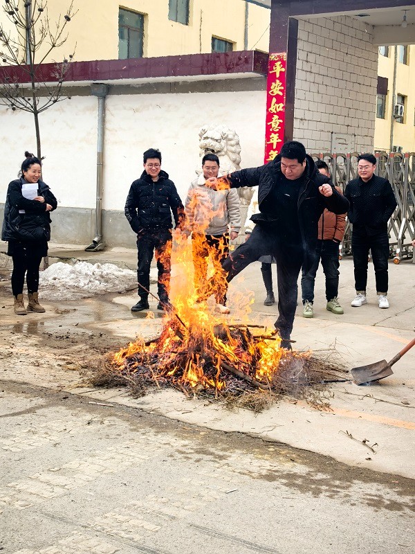 燎疳活動——傳承文化，凝聚團(tuán)隊(duì)力量